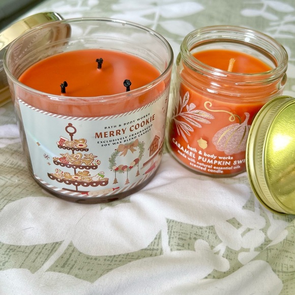 BBW Bath & Body Works Candle Bundle 3 Wick & Single Wick Merry Cookie & Pumpkin - Picture 5 of 5
